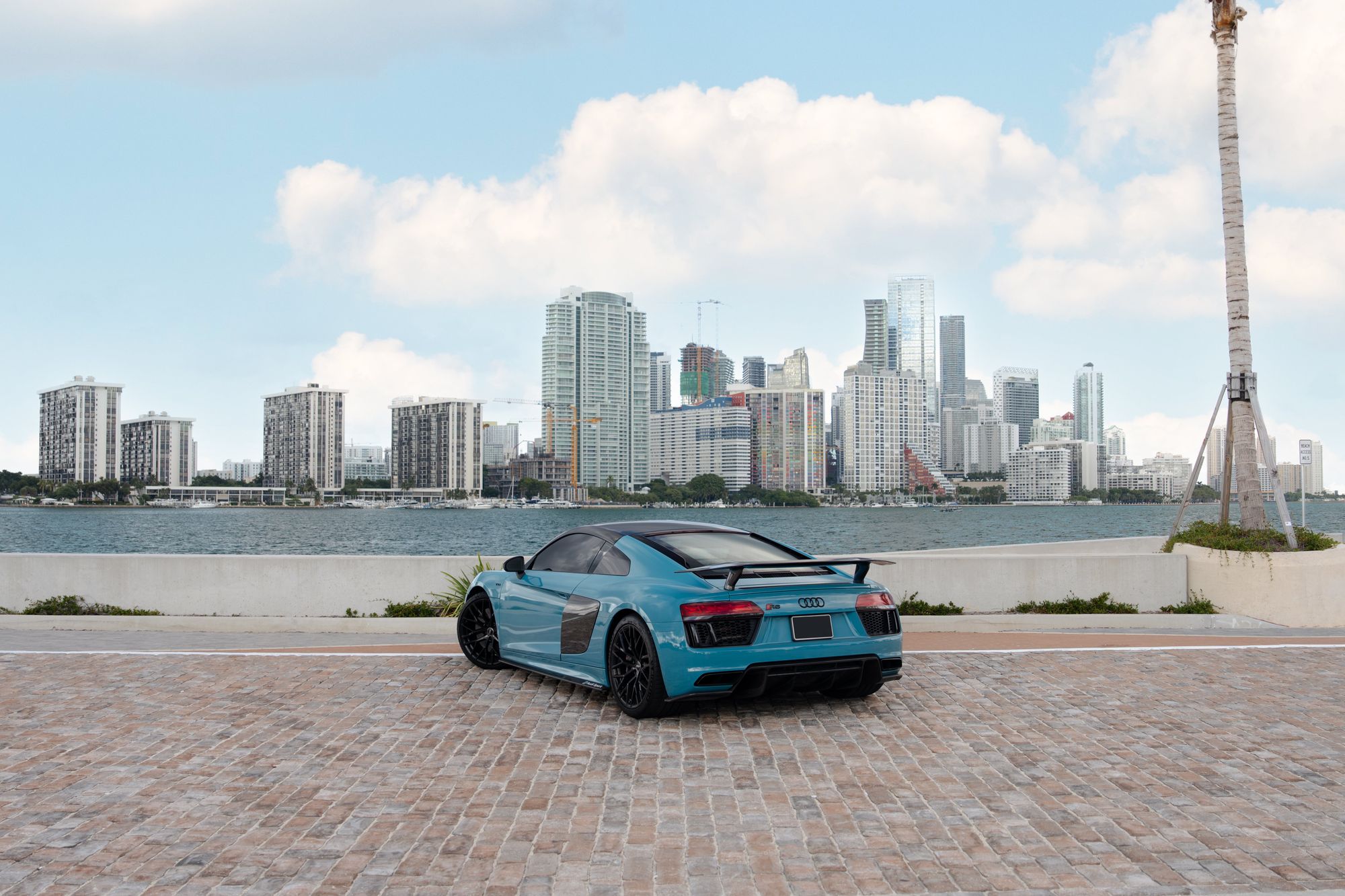 Audi R8 V10 Plus 3