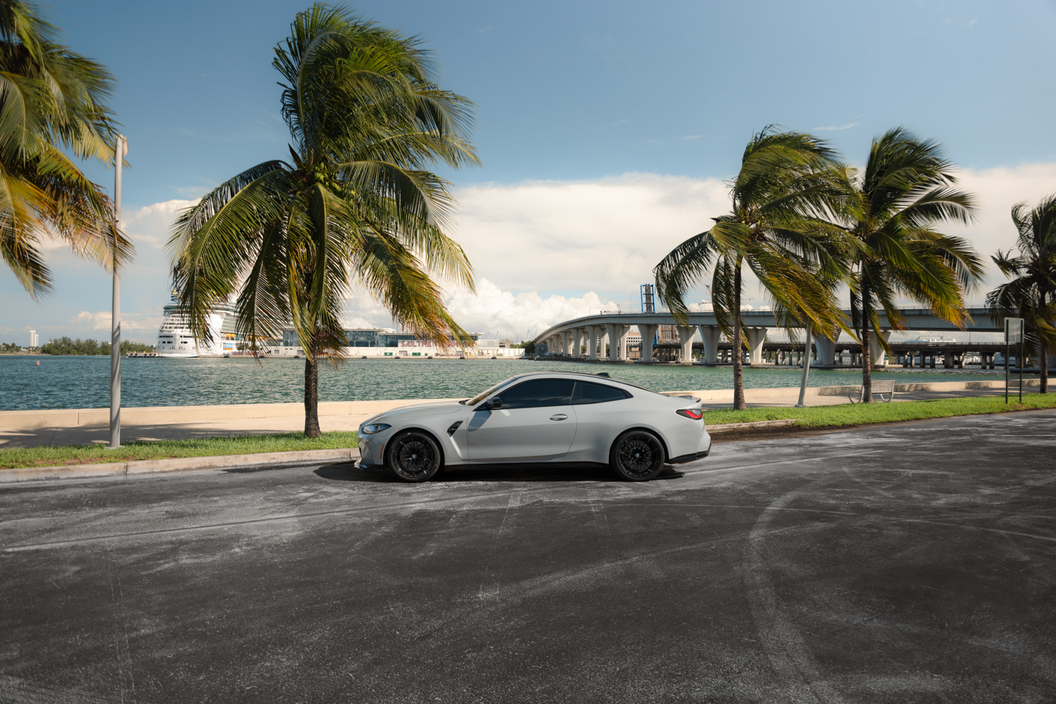 BMW M4 Competition 2